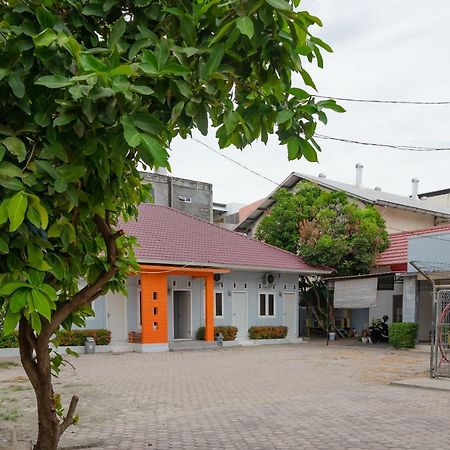 红多兹伊斯兰酒店-艾斯庞利马博勒姆 班达亚齐 外观 照片